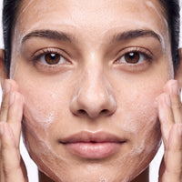 Espuma facial limpiadora con centella marca hayan